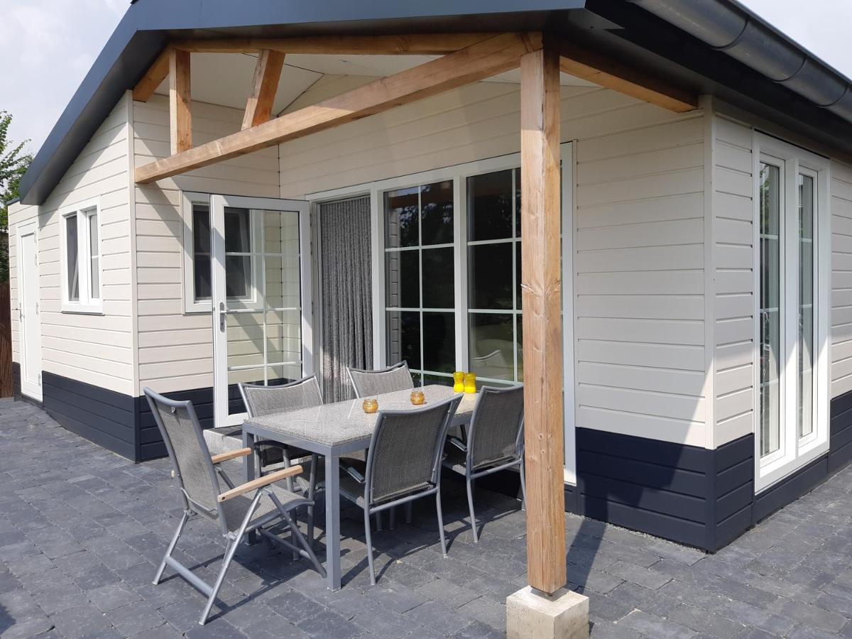 Nieuwe Beachbungalow Aan Ijsselmeer 39 24 Four Seasons Lemmer Esterno foto