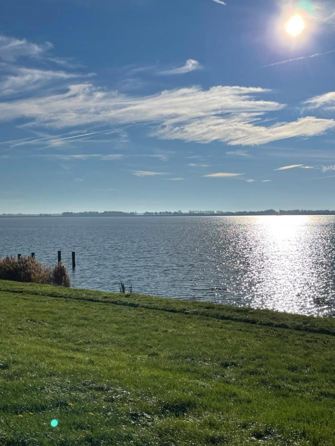 Nieuwe Beachbungalow Aan Ijsselmeer 39 24 Four Seasons Lemmer Esterno foto